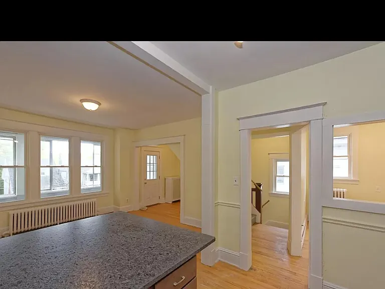 876 Warren St #2 — Photo 24