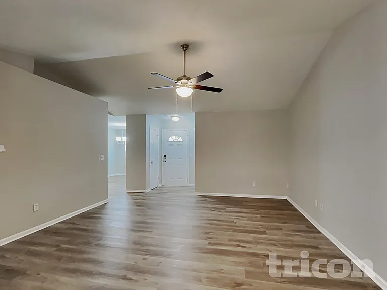 110 Kingscreek Dr — Photo 3