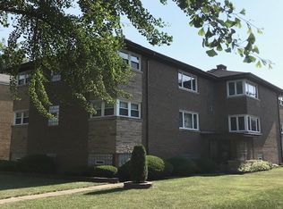 3006 Harlem Ave APT 1W, Riverside, IL 60546
