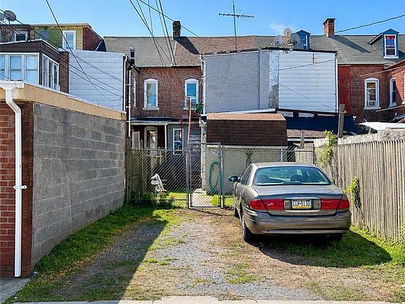 3rd image of 631 N 7th St