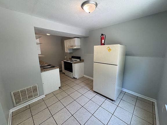 2nd image of 231 SE 121st Rd #4