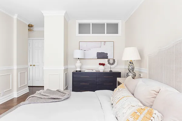 Sold by Compass | media 22