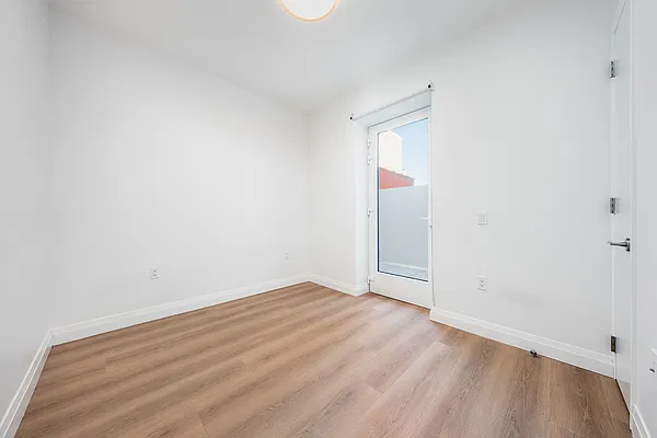 Bedroom, photo 2