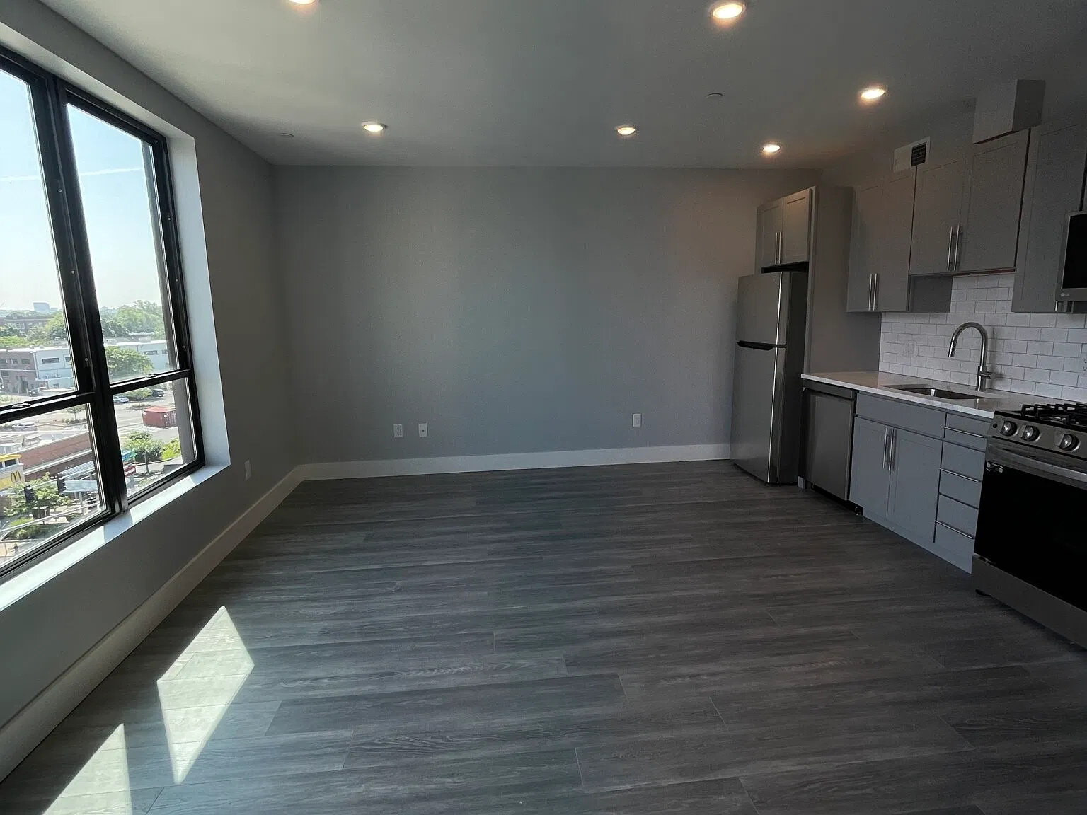1 bed, 800 sqft, $3,400 — Photo 3