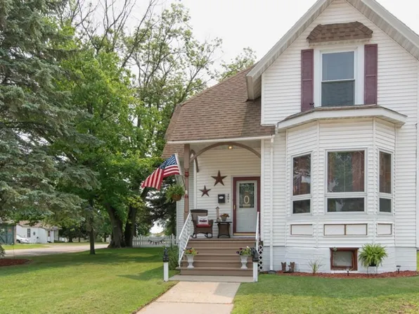 801 6th Ave, Menominee, MI 49858