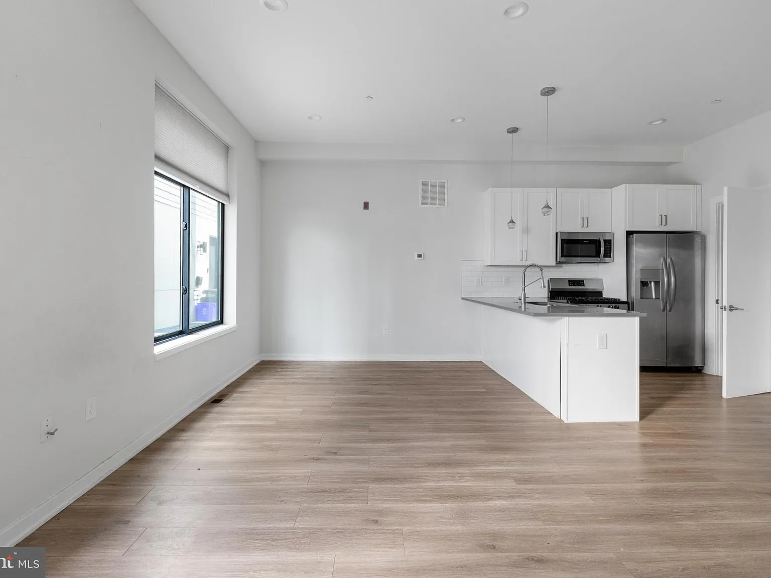 1 bed, 1.5 bath, $1,665 — Photo 3
