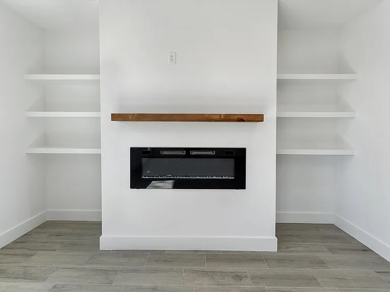 939 Lake View Dr — Photo 8
