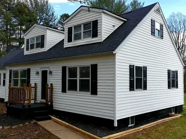 303 Sand Hill Rd, Clarksburg, WV 26301