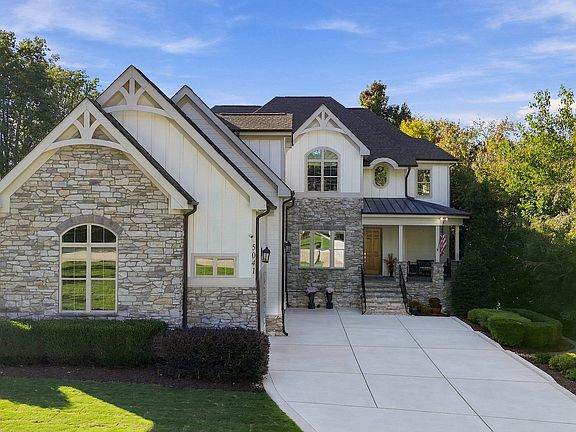2nd image of 5041 Langley Cir