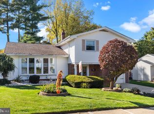 1028 Bloomfield Ave, Philadelphia, PA 19115