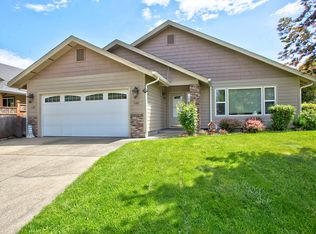 1181 SW Sturgeon Ct, Grants Pass, OR 97527