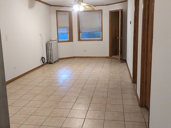 3rd image of 3919 N Oakley Ave