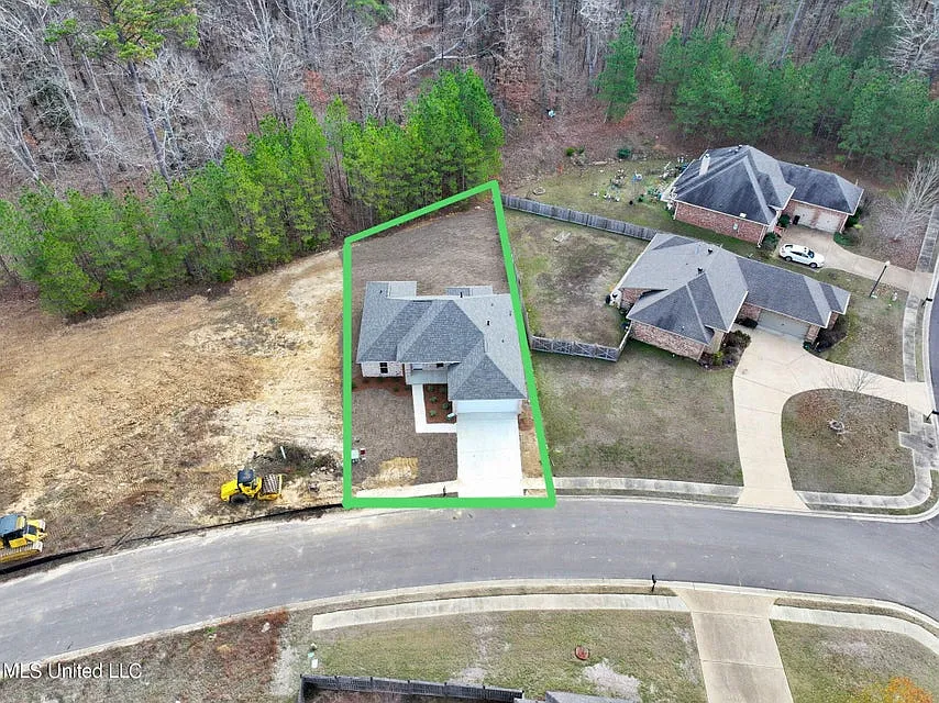 4 bed, 1600 sqft, $2,250 — Photo 2