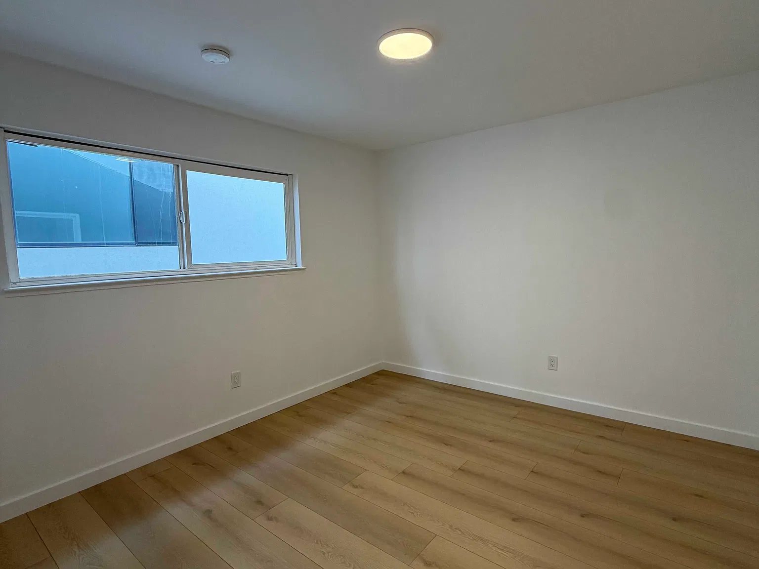 2 bed, 1.0 bath, $3,900 — Photo 4