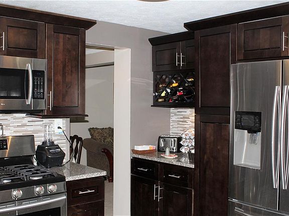 3rd image of 2896 Williamsburg Cir