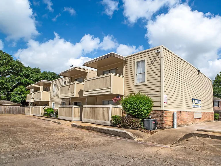 Thompson Square Apts., LLC — Photo 11