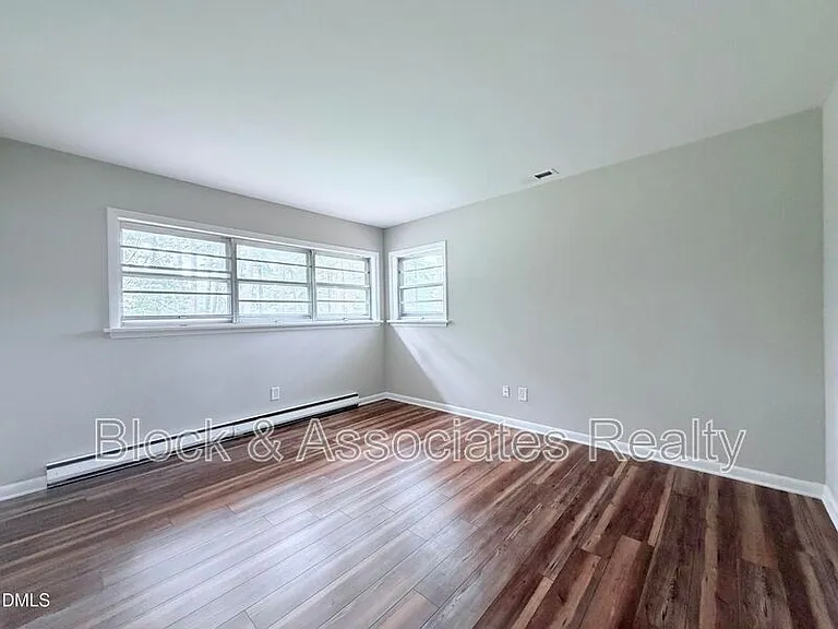 405 N Main St — Photo 14