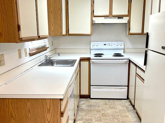 5th image of 1002 10th St NE APT 2