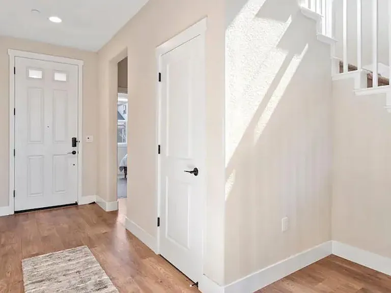 17905 Eastman Ct — Photo 16