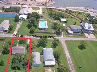 104 W Washington Ave, Seadrift, TX 77983