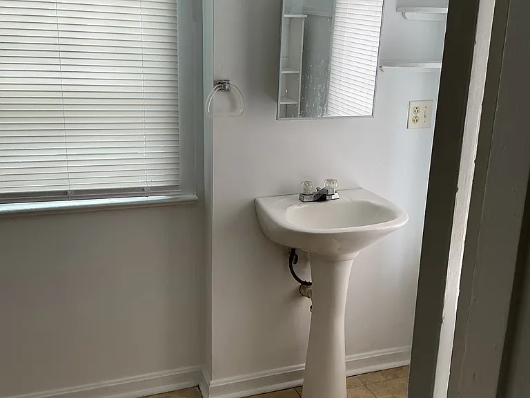 201 H St #2 — Photo 8