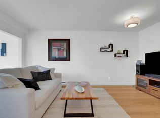 488 Helmcken St #801, Vancouver, BC V6B 6E4