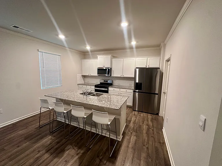 19 Manor Way — Photo 24