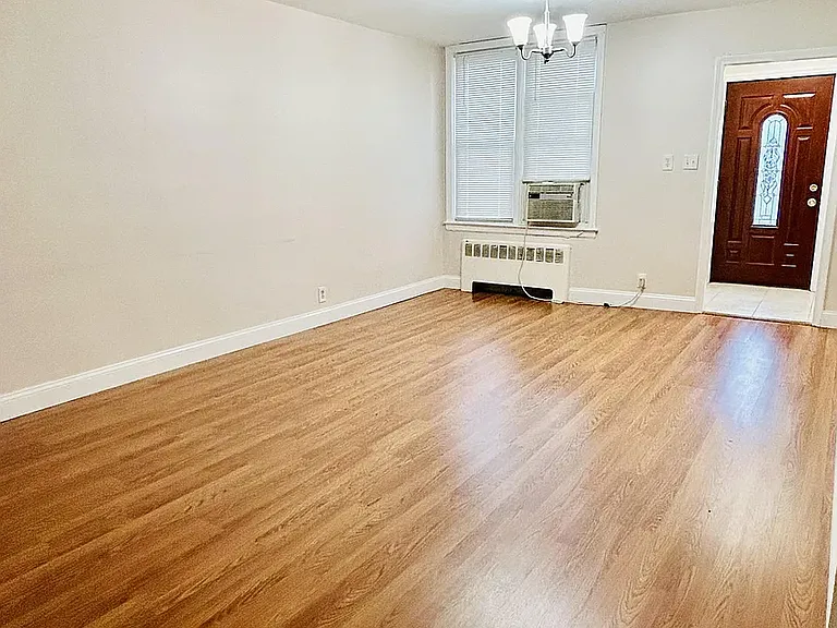 8786 Little Neck Pkwy #2 — Photo 7