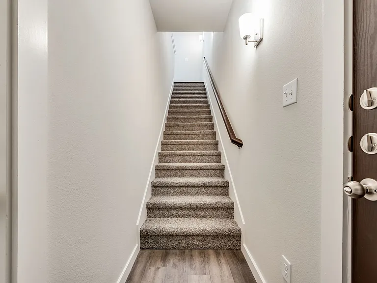 663 Wheatfield Dr — Photo 15