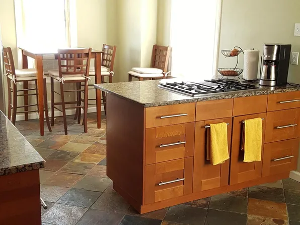 1209 S 2nd St Floor 3, Philadelphia, PA 19147