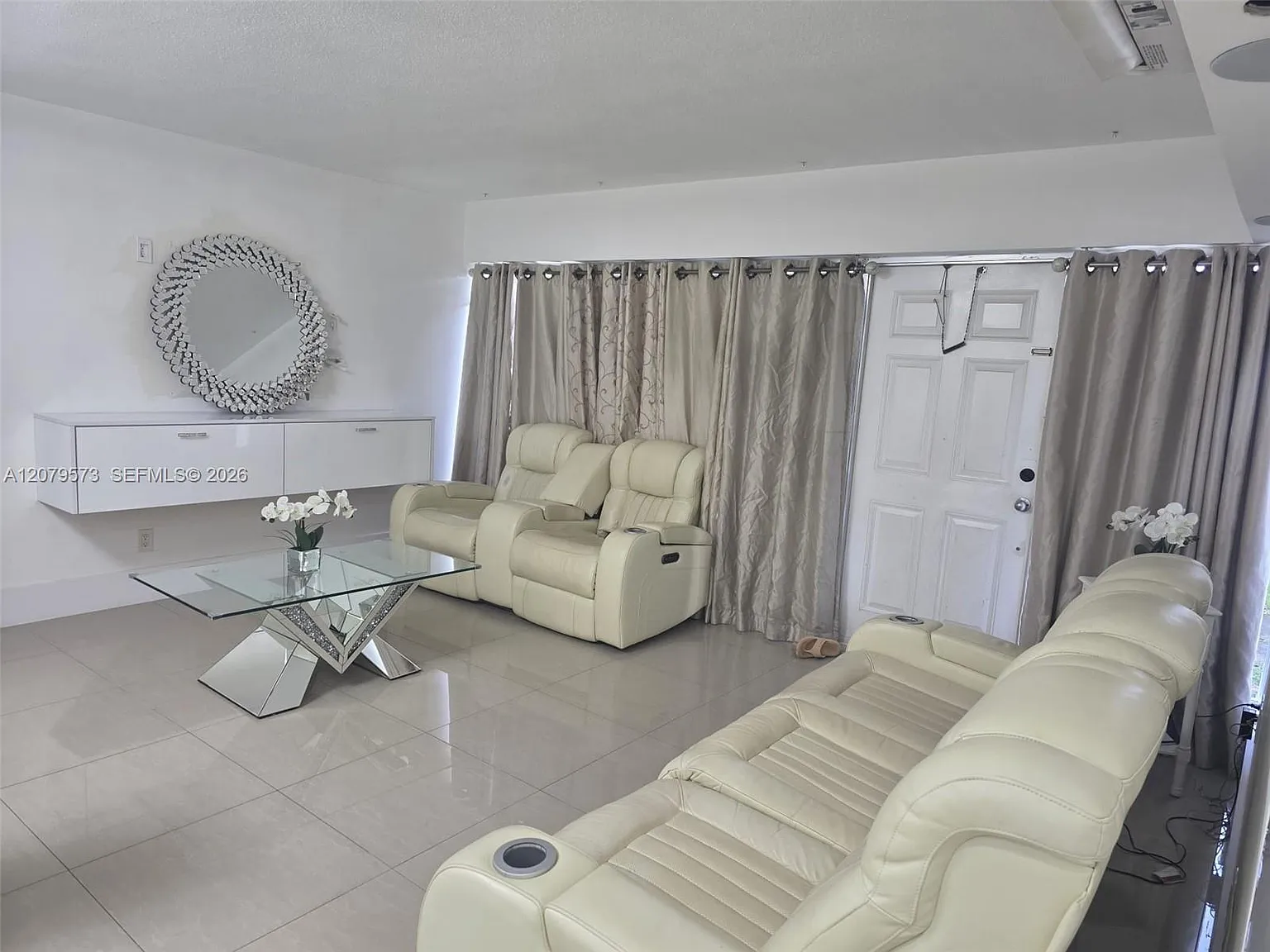 Wilton East Condo — Photo 3