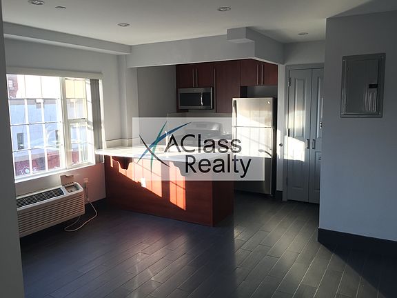 3rd image of 3703 Broadway