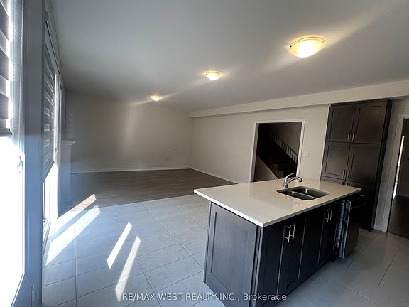 5th image of 88 Strickland Ave