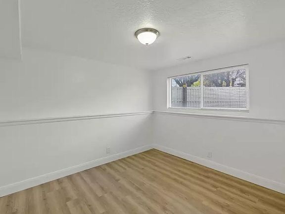 3rd image of 9831-700 W Eastgate Dr