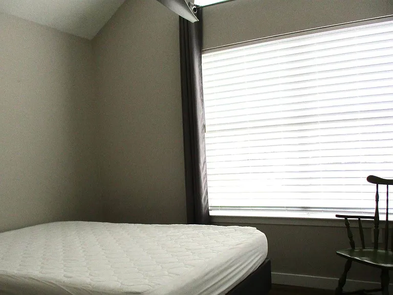 407 Adam St NW — Photo 2