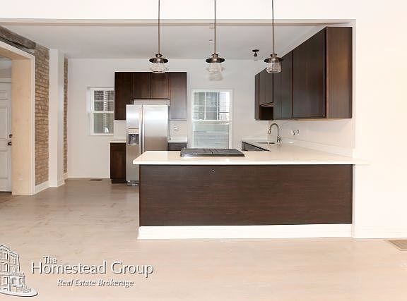 4th image of 3753 N Leavitt St #1south