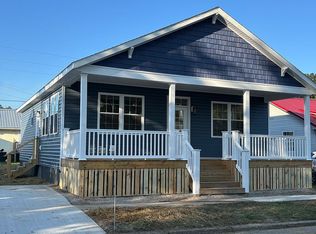 3911 39th St, Nitro, WV 25143