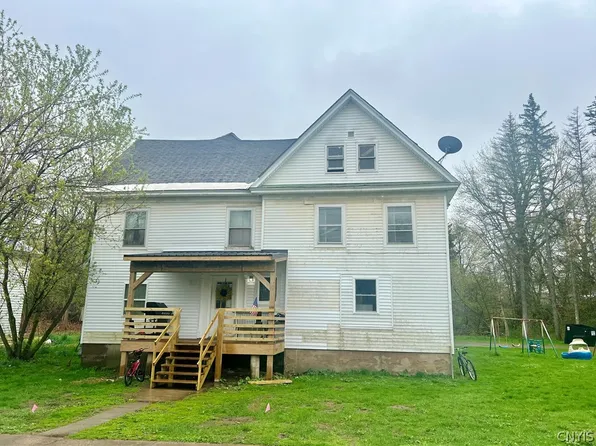1879 Harwood Dr, Lacona, NY 13083
