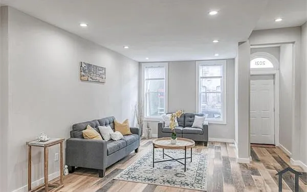 2021 W Oxford St — Photo 5