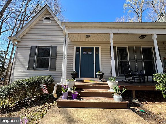 5th image of 15 Berkshire Ln