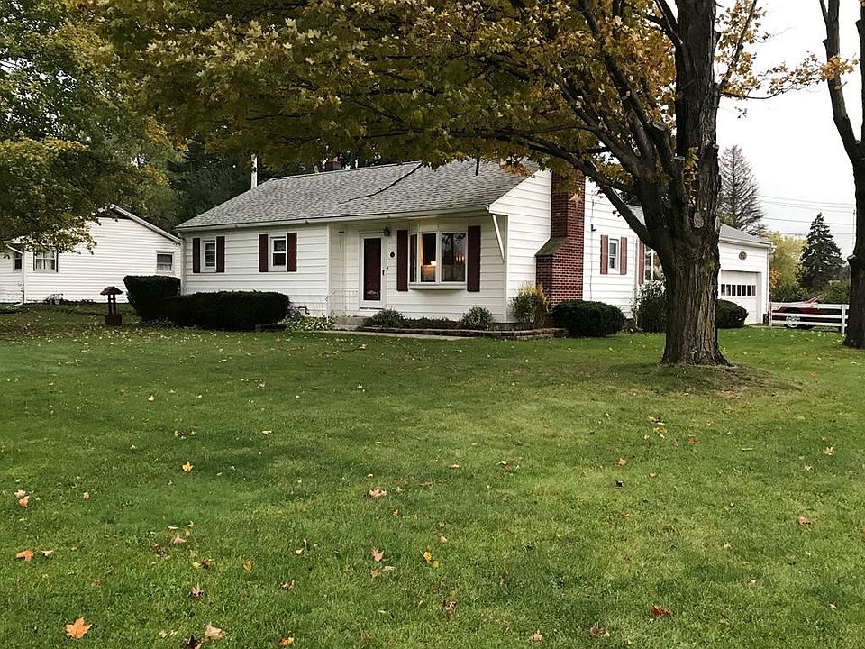 1st image of 13 Robert Dr