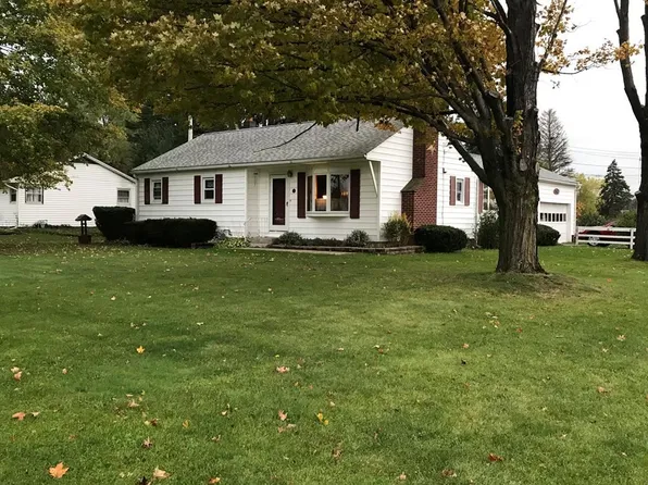 13 Robert Dr, Horseheads, NY 14845
