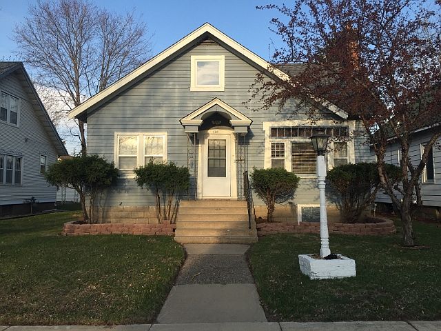 1st image of 732 15th Ave S