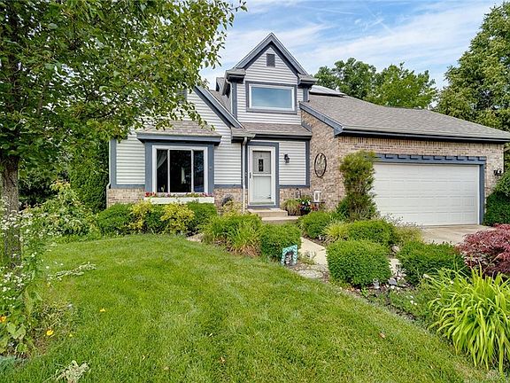 3rd image of 917 Cranbrook Ct