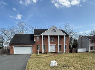 9 Park Dr, Menands, NY 12204