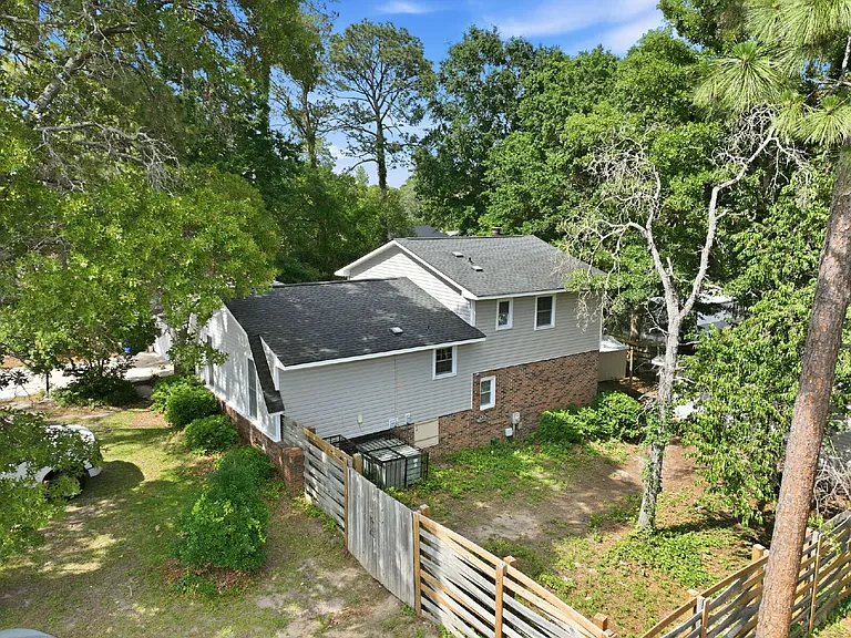 1902 Paisley Ave — Photo 2