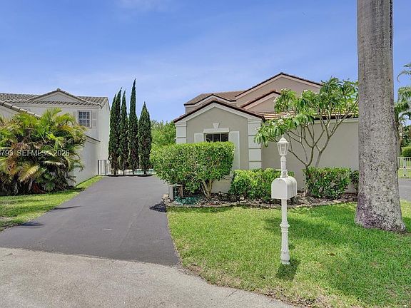 2nd image of 21461 Sawmill Ct