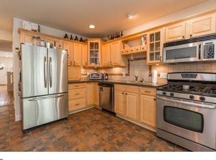 204 Lofty St, Philadelphia, PA 19128