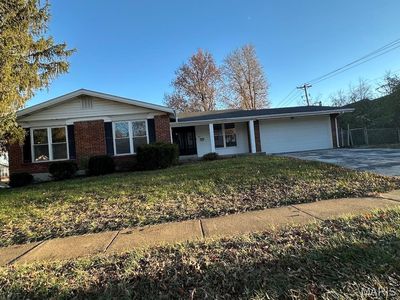 5220 Delcastle Dr, Florissant, MO, 63034