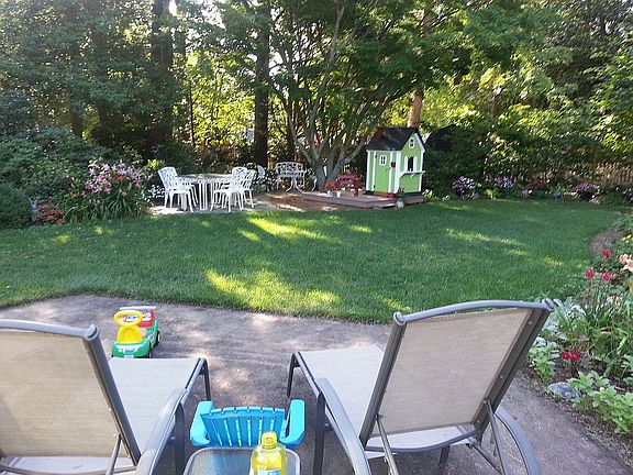 5th image of 610 Manor Dr